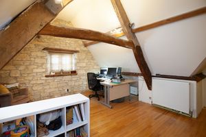 Office Space - click for photo gallery